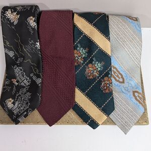 Vintage Schiaparelli mens neck tie, 1970s extra wide tie for men, disco, retro